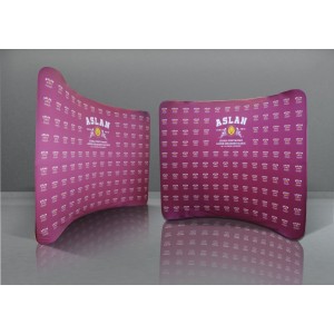 Ścianka tekstylna łukowa